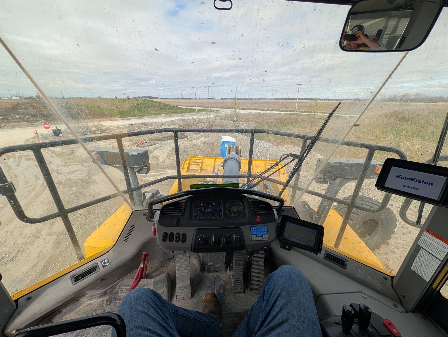 Komatsu WA900-8 Wheel Loader - 8,700 Hours public inventory thumbnail 4