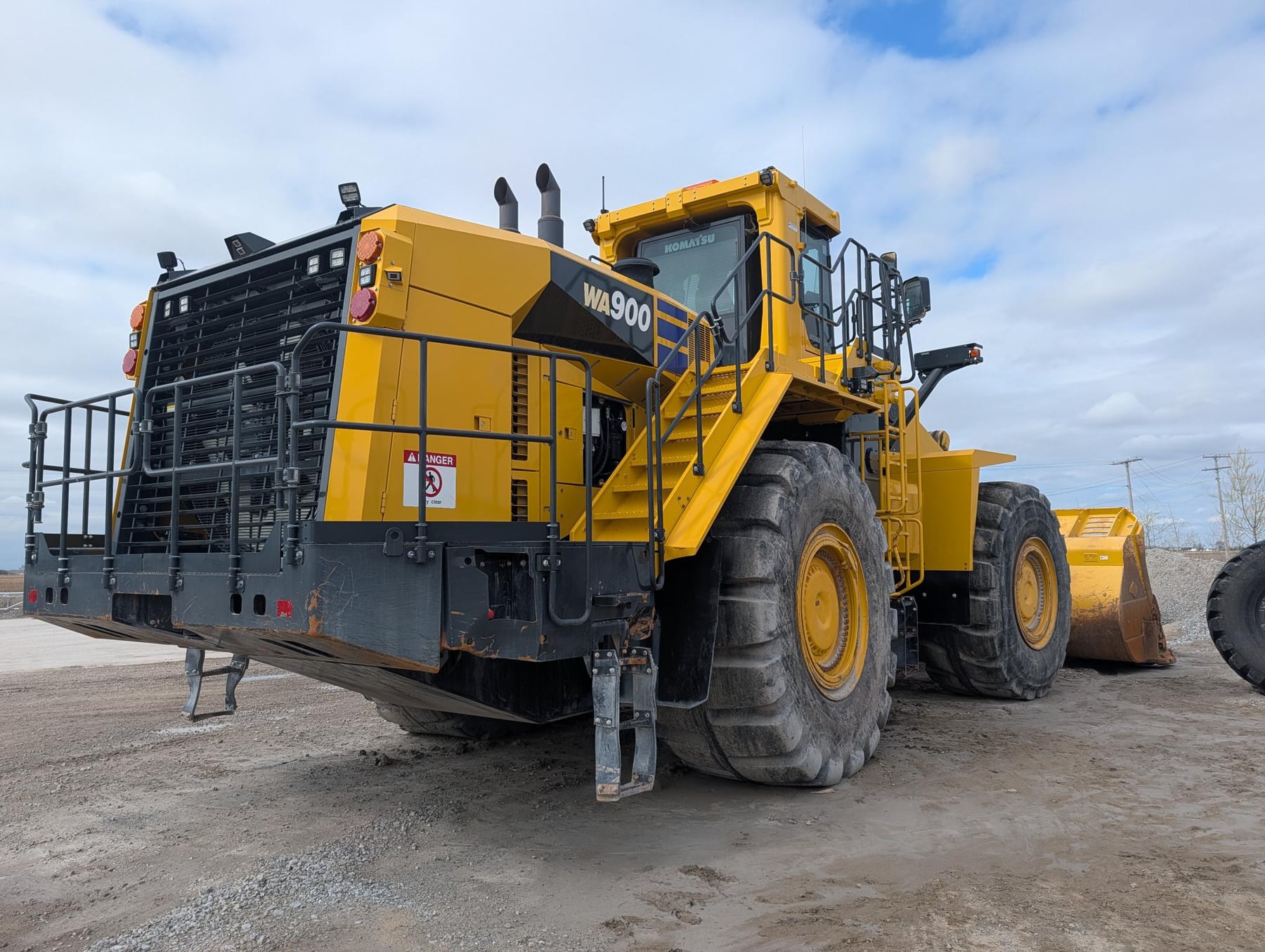 Komatsu WA900-8 Wheel Loader - 8,700 Hours public inventory thumbnail 10